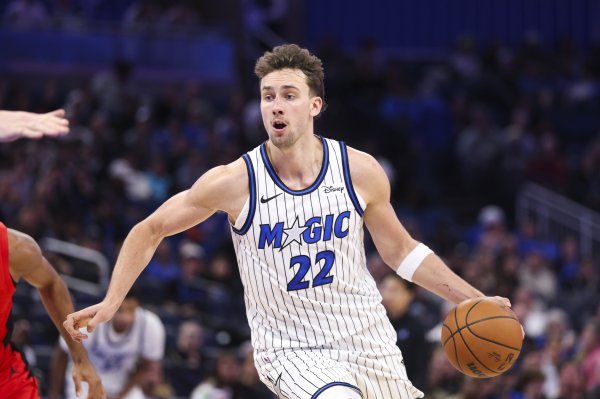 河南股指配资 里突外投！小瓦格纳半场7中4贡献14分 三分4中3