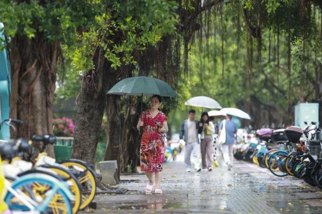 暴雨大暴雨上线 一直下到五一 南方降雨频繁影响假期